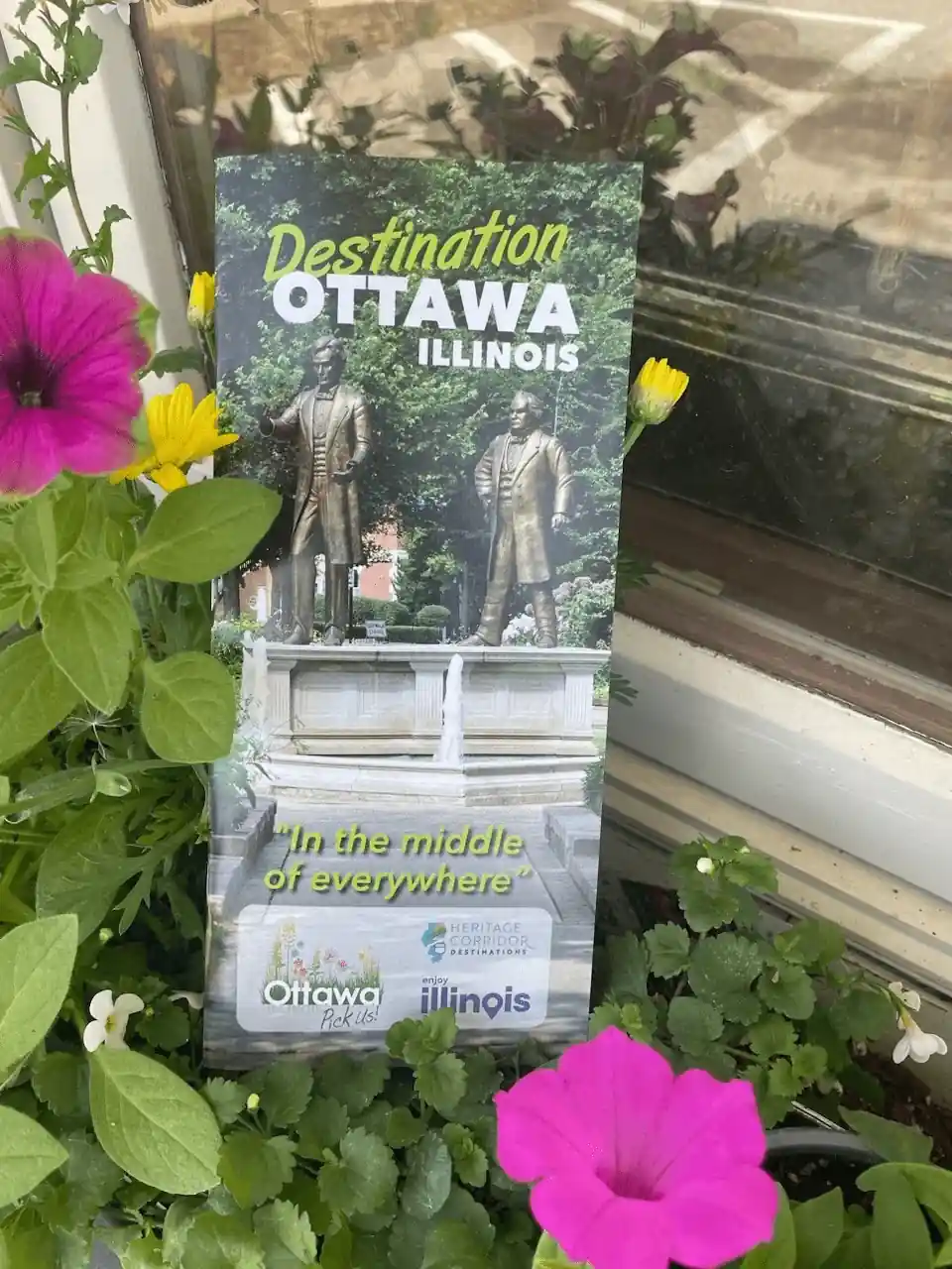 Photo of the printed Destination Ottawa Guide